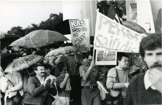 Okupacijų ir laisvės kovų muziejaus nuotr./1988 m. birželio 24 d. mitingas