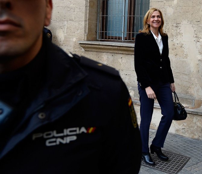 AFP/„Scanpix“ nuotr./Princesė Cristina atvyko į teismą