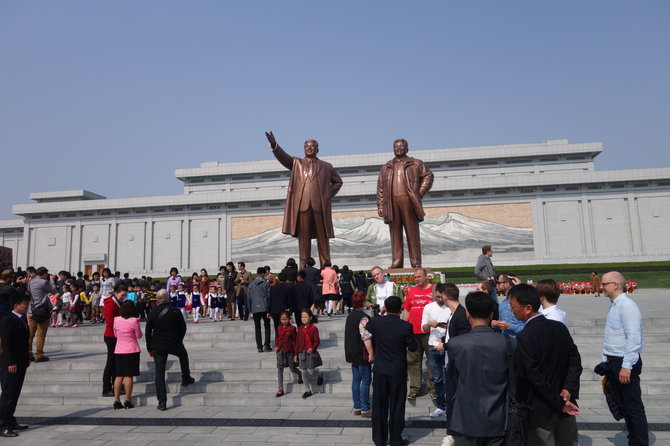 Asmeninio archyvo nuotr./Didžiausios lyderių statulos Šiaurės Korėjoje
