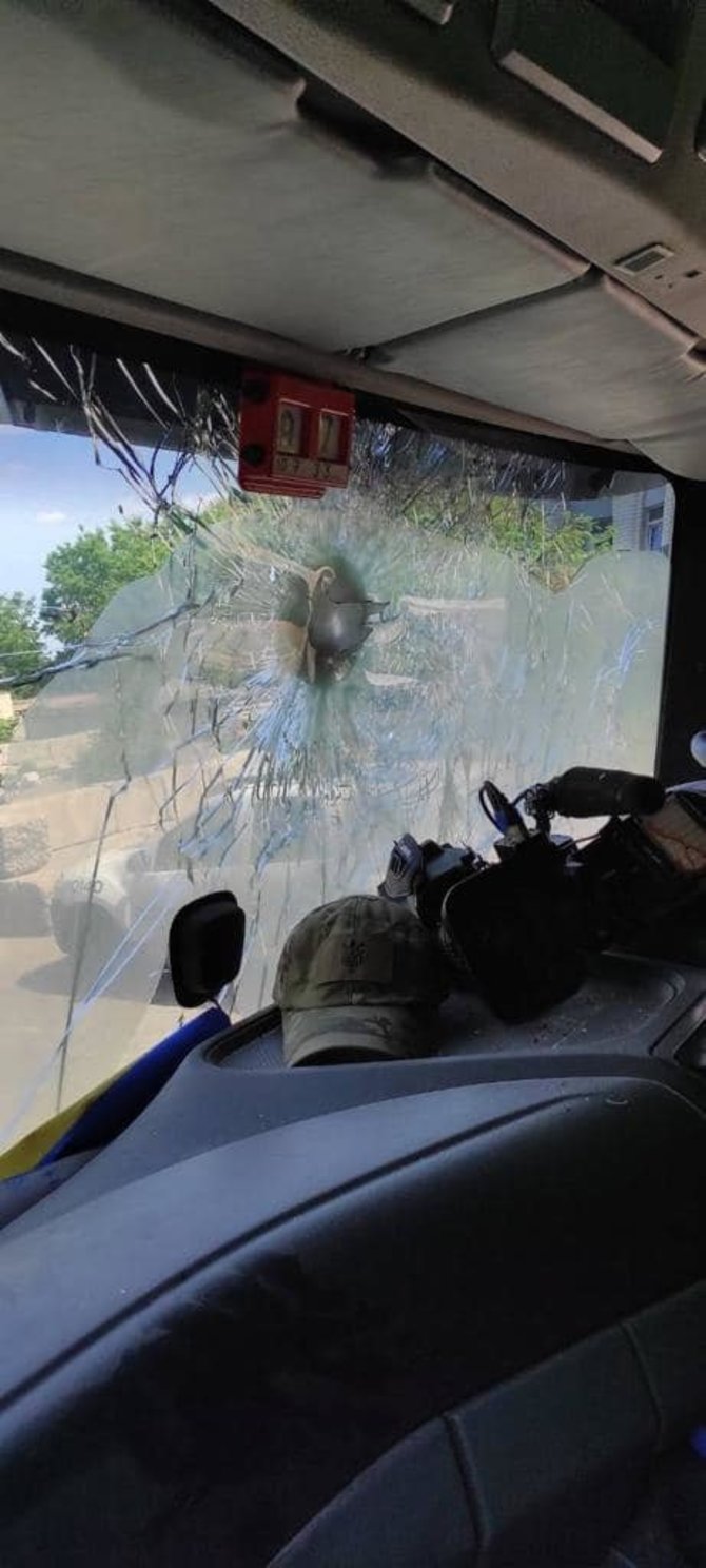 Nuotr. iš S.Haidajaus „Facebook“ profilio/Sjevjerodonecke apšaudytas mikroautobusas