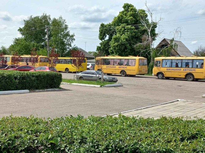 15min archyvo nuotr./Žmonių evakuacijai skirti autobusai