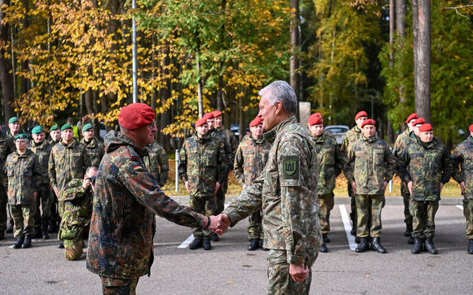 Prezidento kanceliarijos nuotr./Prezidentas Gitanas Nausėda lanko Lietuvoje dislokuotus Vokietijos kariuomenės brigados štabo ir bataliono karius