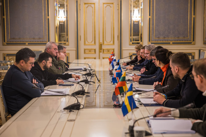 Užsienio reikalų ministerijos nuotr./Užsienio reikalų ministrų susitikimas su Ukrainos prezidentu Volodymyru Zelenskiu