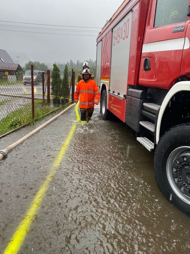 Zakopanės policijos nuotr./Potvynis Zakopanėje, Lenkijoje