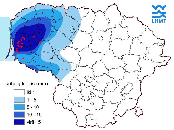 LHMT žemėlapis/Žemėlapyje – išmatuotas kritulių kiekis (mm) tarp lapkričio 21 d. 8 val. ir lapkričio 22 d. 8 val. Raudoni taškeliai rodo vietas kur žaibų aptikimo sistema užfiksavo žaibų išlydžius. Žemėlapis apytikslis, kadangi ryte dalyje Vakarų Lietuvos ir toliau smarkiai snigo. 