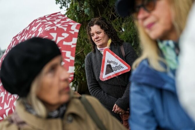 Domo Urbono/jp.lt nuotr./Panevėžys prisijungė prie visos Lietuvos kultūros streiko: protestas surengtas Senvagės saloje