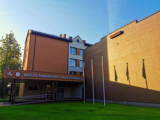 Nuotr. iš Alytaus Adolfo Ramanausko-Vanago gimnazijos „Facebook“ puslapio/Alytaus Adolfo Ramanausko-Vanago gimnazija