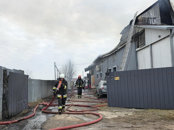 Valstybinės priešgaisrinės gelbėjimo tarnybos nuotr./Kauno rajone degė rūkykla