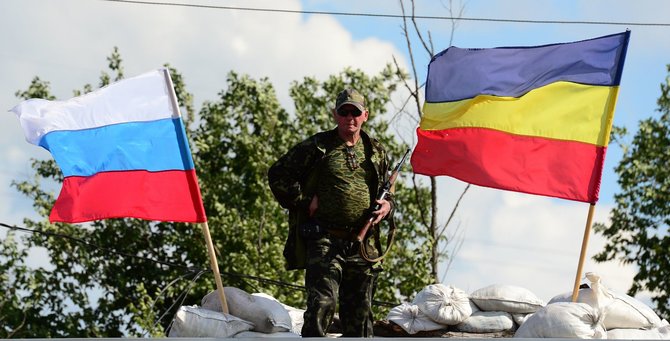 AFP/„Scanpix“ nuotr./Ukrainos radikalai reikalauja nutraukti paliaubas su separatistais