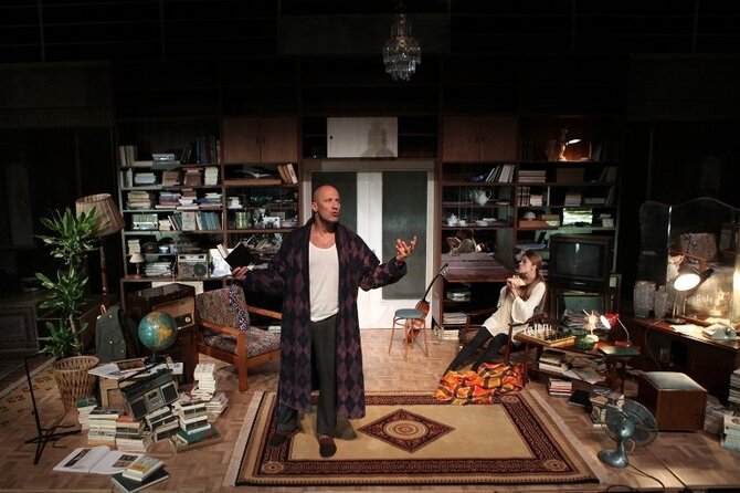 OKT / Vilniaus miesto teatro nuotr./ Oskaras Koršunovas Graikijos sostinėje Atėnuose esančiame „Poreia“ teatre stato graikiškąją spektaklio „Miranda“ versiją