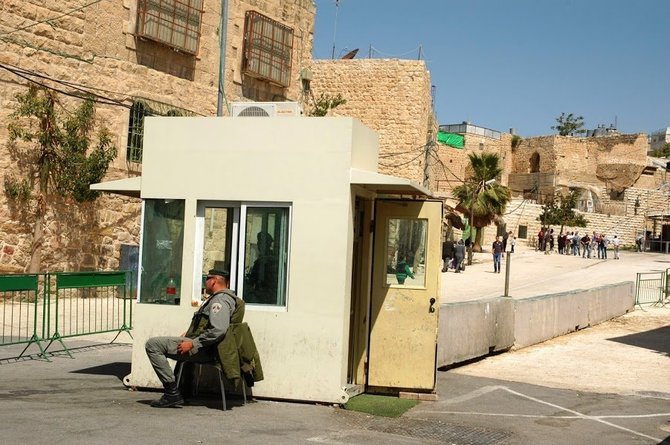 Gabrielės Tervidytės nuotr./Izraelio valdžia stato nenutrūkstamą sieną tarp Vakarų Kranto ir Izraelio