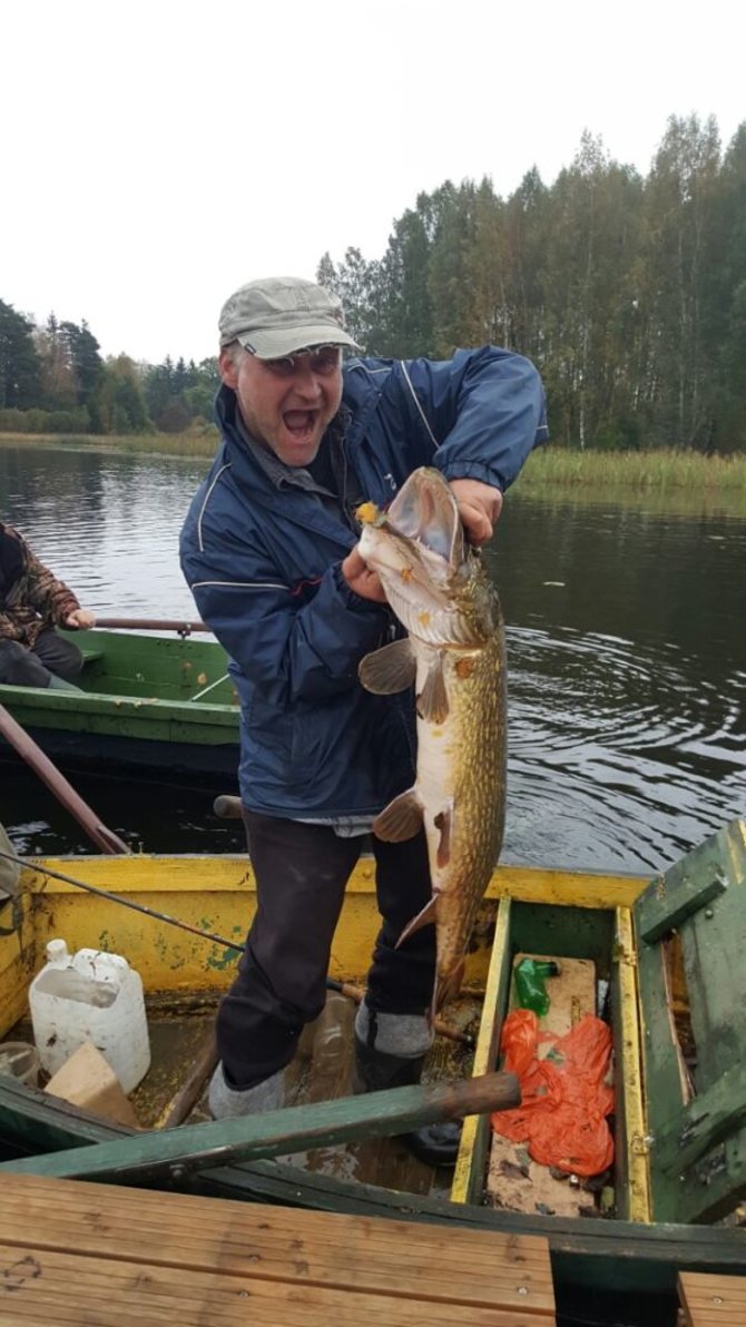 A.Klišonio nuotr./Babrungo upėje žvejys vardu Igoris pagavo didžiausią 2016 m. laimikį – lydeką, kuri svėrė virš 8 kg