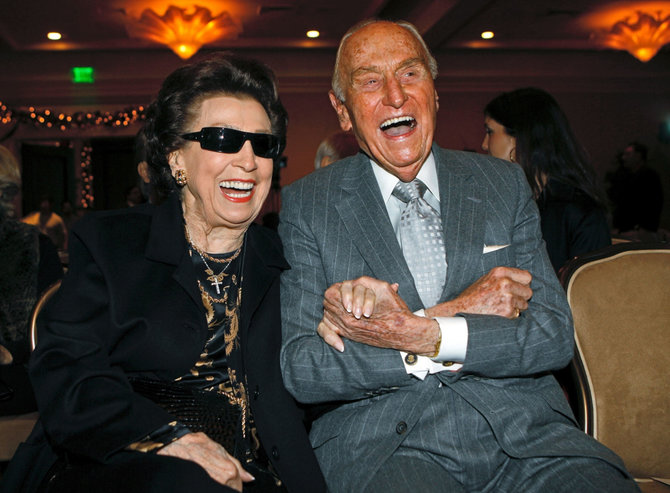 „Scanpix“/AP nuotr./Nancy Sinatra Sr. (kairėje)