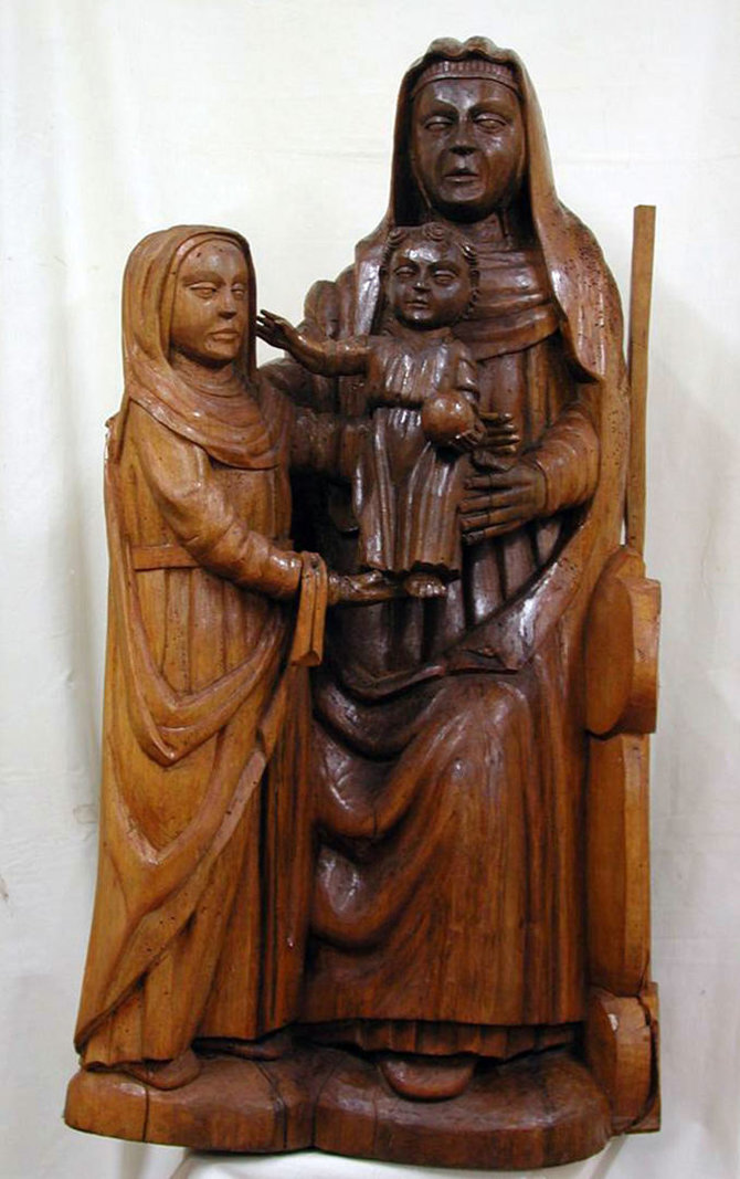 AFP/„Scanpix“ nuotr./Ispanijoje nevykusiai restauruota mdinė Mergelės Marijos skulptūra