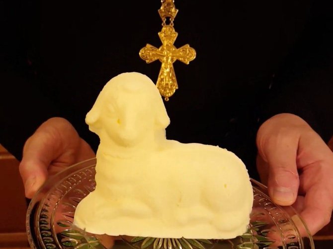 Kadras iš vaizdo įrašo/Lenkijoje per Šv. Velykas dovanų gausite iš sviesto pagamintą ėriuką
