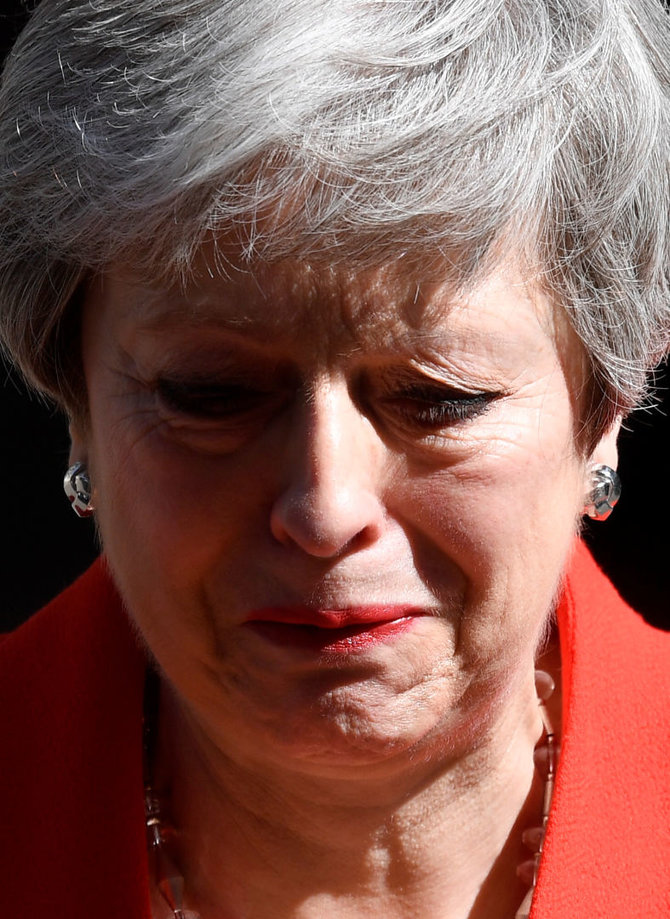 „Reuters“/„Scanpix“ nuotr./Theresa May paskelbė apie atsistatydinimą