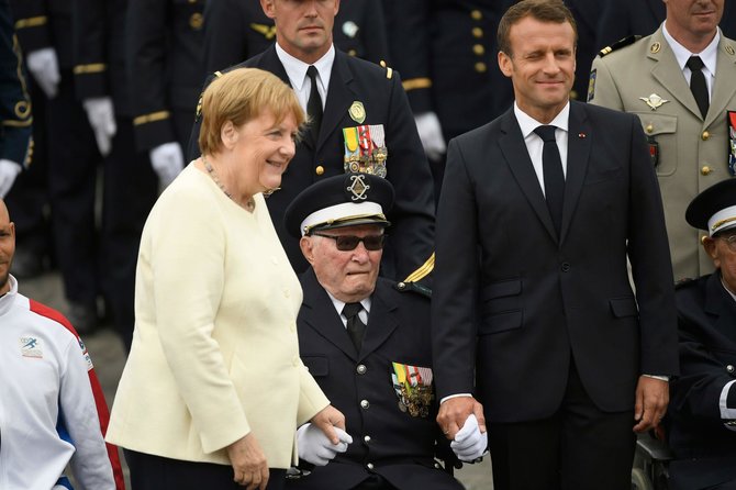 AFP/„Scanpix“ nuotr./Bastilijos paėmimo dienos karinis paradas Prancūzijoje