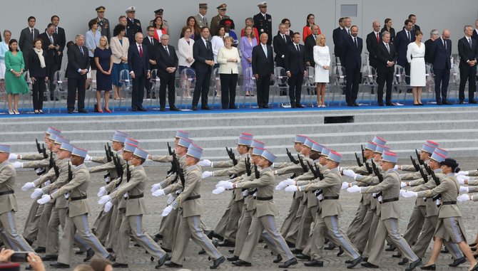 AFP/„Scanpix“ nuotr./Bastilijos paėmimo dienos karinis paradas Prancūzijoje