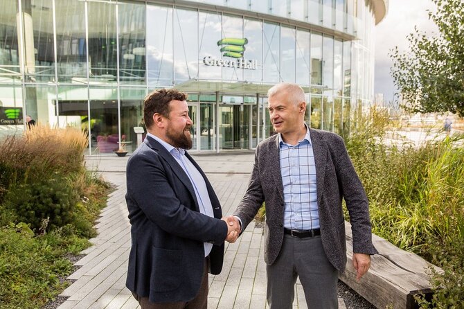 Tautvydo Stuko nuotr./ „Telesofto“ vadovas Algirdas Stonys (kairėje) ir „Urban Inventors“ vadovas Lionginas Šepetys