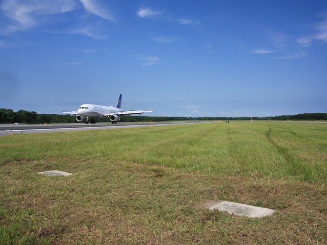 Savanos oro uosto nuotr./Kapavietės Savanos oro uosto aerodrome 