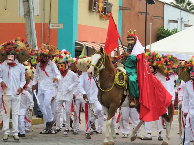 Saulės Paltanavičiūtės nuotr./Meksikos miestelių mugės su savo tradicijomis