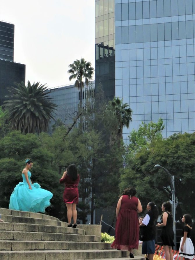 Saulės Paltanavičiūtės nuotr./15-ojo gimtadienio šventė „Quinceñera“ Meksikoje turi gilias tradicijas