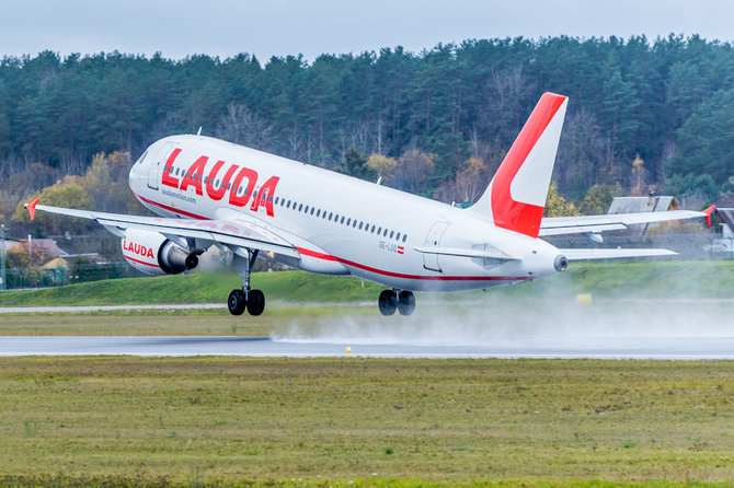 Martyno Jaugelavičiaus nuotr./„Laudamotion“ avialinijos