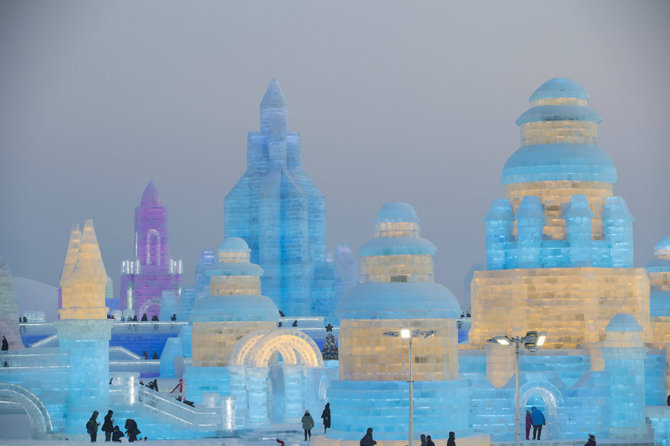 „Scanpix“ nuotr./Sniego ir ledo skulptūrų festivalis Kinijoje