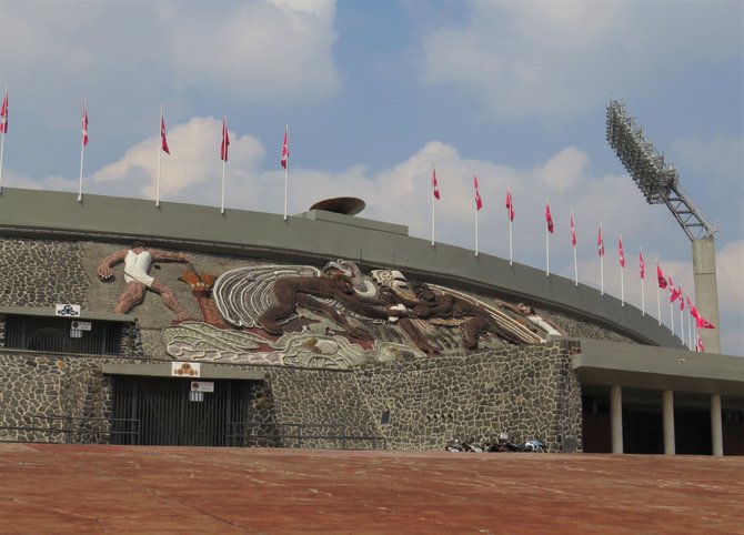 Saulės Paltanavičiūtės nuotr./D.Riveros freska ant Olimpinio stadiono
