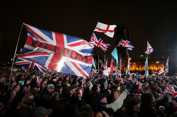 AFP/„Scanpix“ nuotr./Britai švenčia išstojimą iš Europos Sąjungos