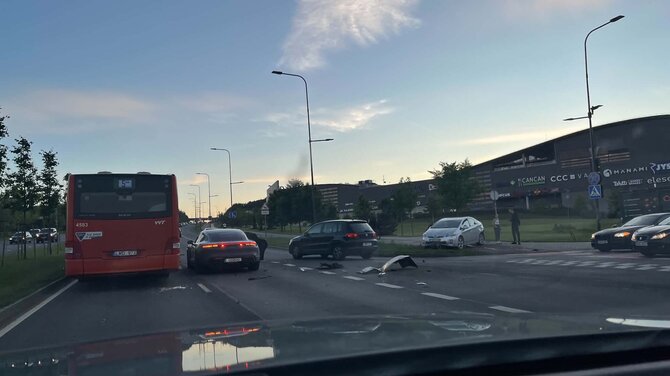 15min skaitytojo nuotr./Avarija Ozo g.