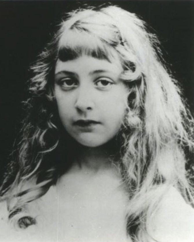 wikimedia.org nuotr./Anglų rašytoja Agatha Christie vaikystėje (1890–1976)