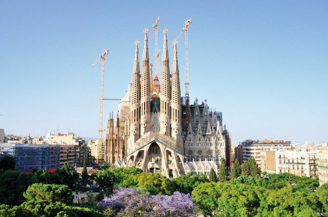 Vida Press nuotr./Antoni Gaudi suprojektuota Šv. Šeimos bazilika Barselonoje