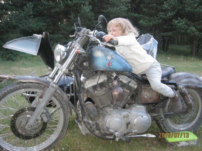 Asmeninio archyvo nuotr./Baikerės Vilmos Valevičiūtės-Pelytės motociklas