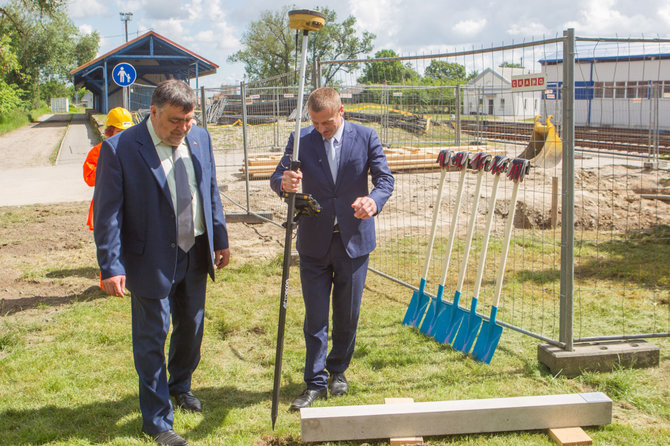 „Panevėžio keliai“ nuotr./Šeštokuose pradėtos pėsčiųjų viaduko statybos