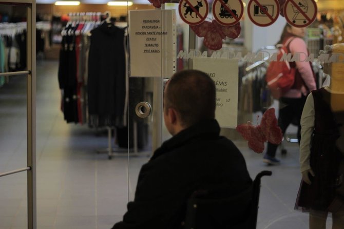 Asmeninio archyvo nuotr./Eksperimento dalyvis M.Jodogalvis prieš darbo pokalbį drabužių parduotuvėje