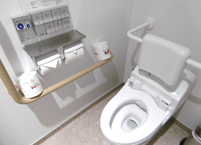 E.Digrytės nuotr./Modernus tualetas Japonijoje