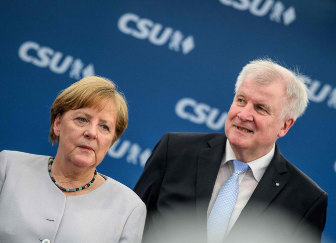 AFP/„Scanpix“ nuotr./Angela Merkel ir Horstas Seehoferis