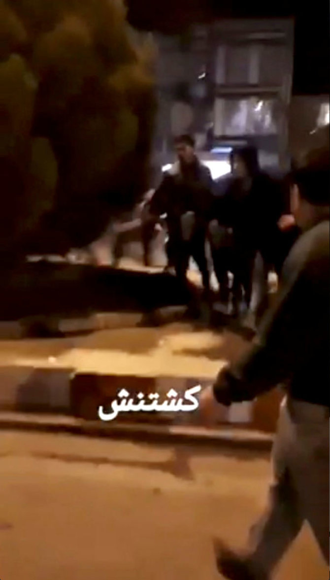 „Scanpix“ nuotr./Irane protestuotojai išėjo į gatves