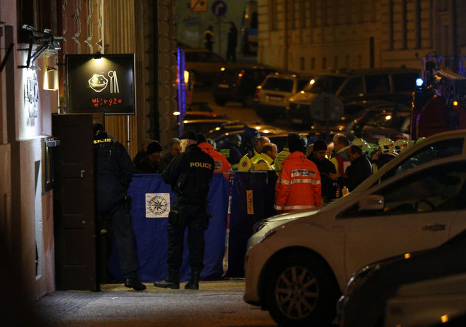 AFP/„Scanpix“ nuotr./Prahoje kilo gaisras viešbutyje „Eurostars David“ 