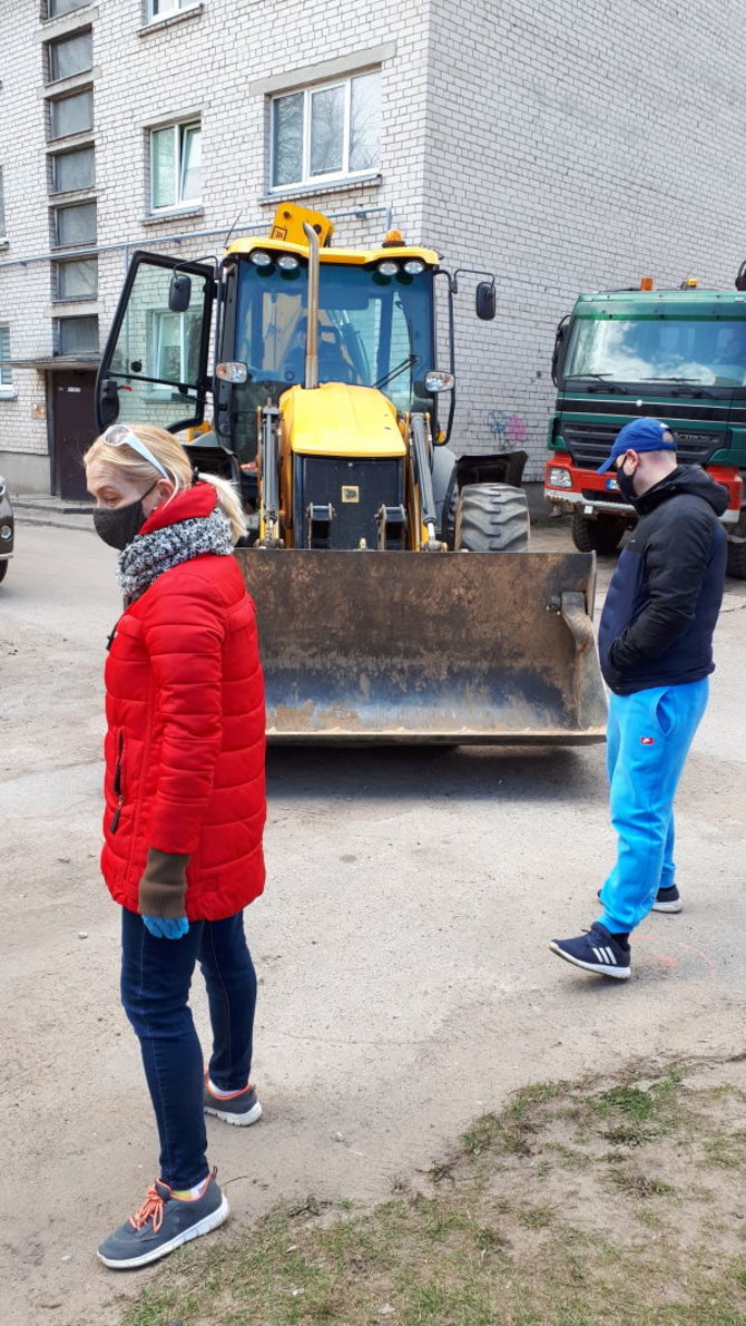 15min skaitytojos Renatos nuotr./Gyventojai neleido pradėti kasimo darbų.