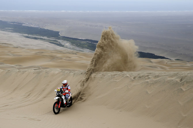 „Scanpix“/AP nuotr./Laia Sanz Dakaro ralyje