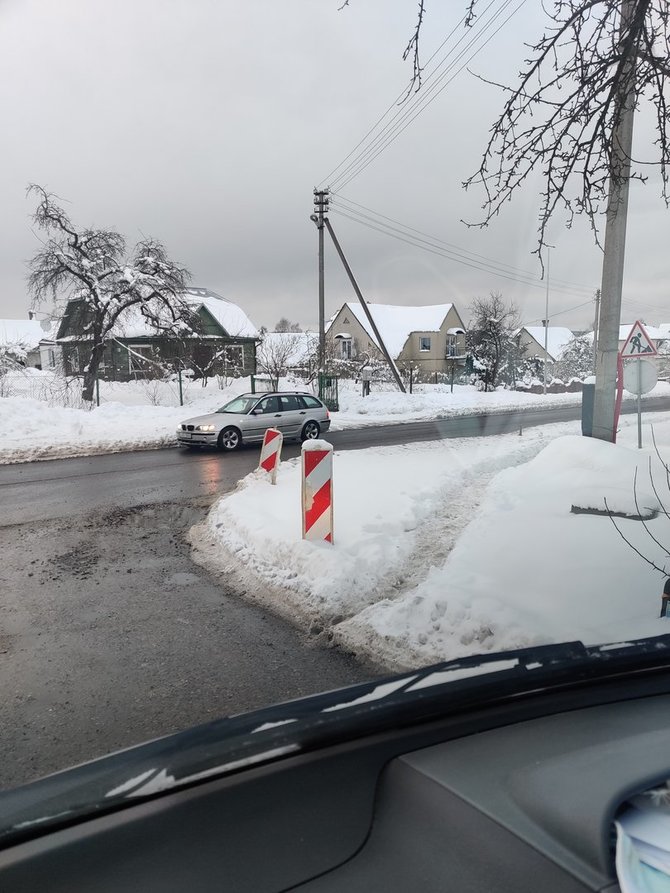 15min skaitytojo nuotr./Nevalyti šaligatviai