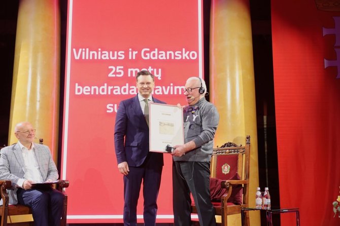 Vilniaus m. sav. nuotr./Valdas Benkunskas ir Lechas Walęsa