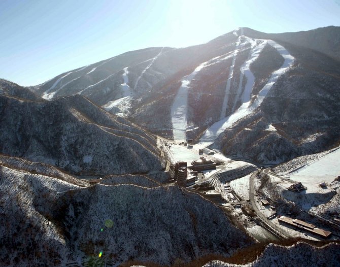 „Scanpix“ nuotr./Kim Jong Unas apsilankė naujajame Šiaurės Korėjos slidinėjimo kurorte