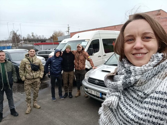 Asmeninio archyvo nuotr./Automobilio perdavimas Ukrainos ginkluotosioms pajėgoms