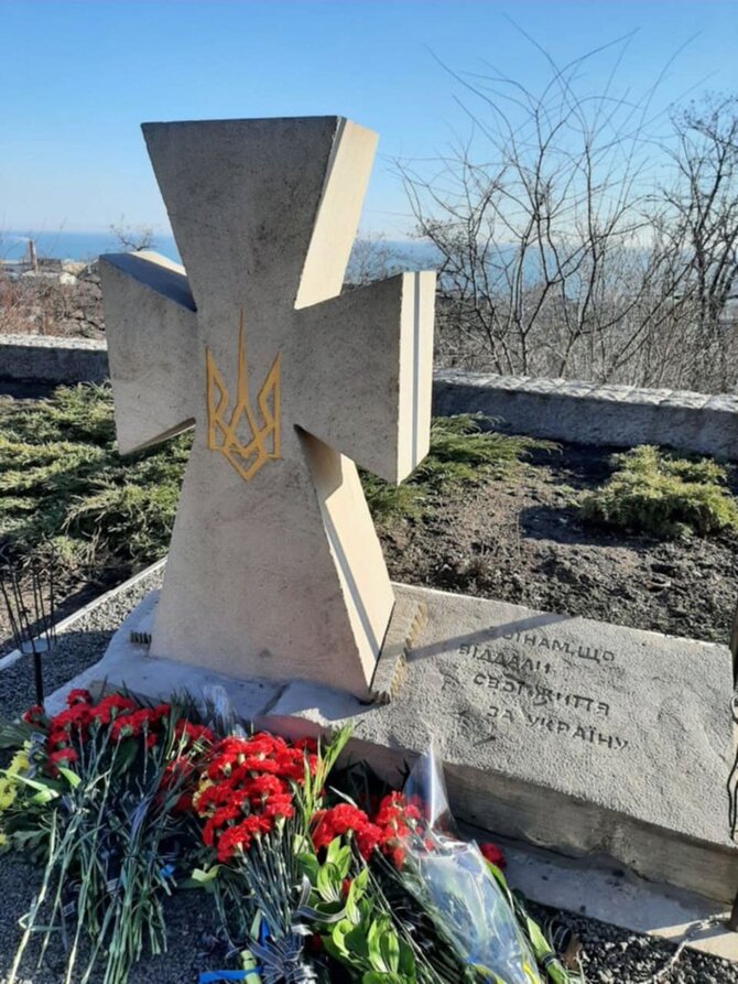 Marijos Kutniakovos asmeninio archyvo nuotr./Marija Kutniakova ir jos Mariupolis, kurio jau nėra