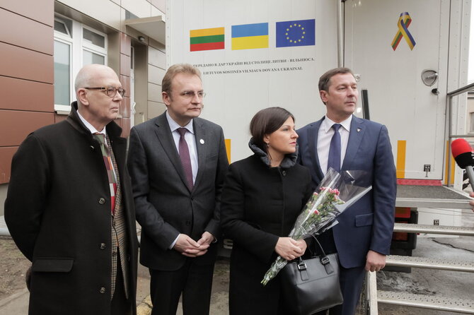 Vilniaus sav. nuotr./Artūras ir Agnė Zuokai su Ukrainos atstovais