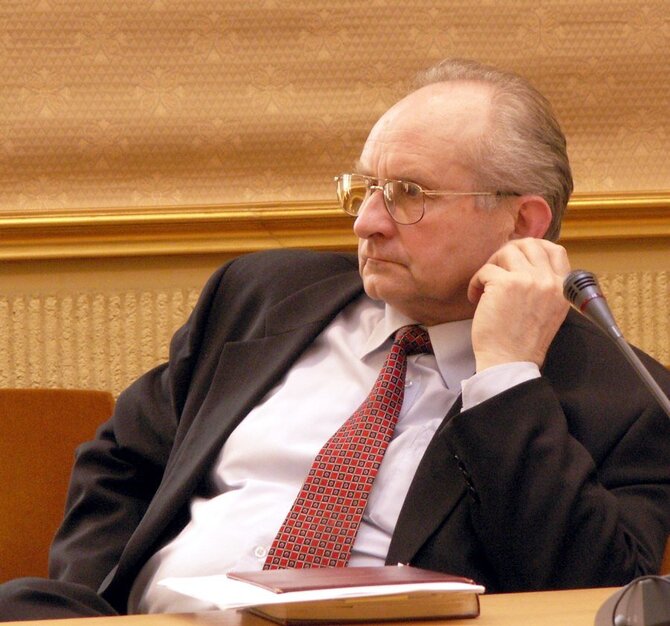 Wikipedia nuotr./Dobilas Jonas Kirvelis