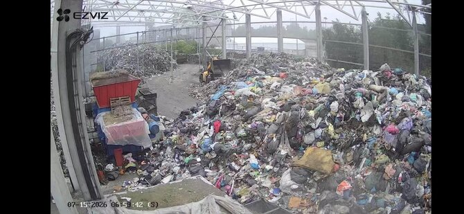 UAB „VAATC“ nuotr./Atliekų krūvos gamykloje